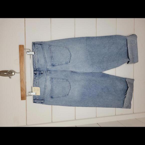 NWT Universal Thread size 8/29R blue distressed high-rise wide-leg crop jeans - Picture 2 of 5